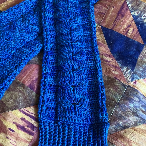 Hand-crafted 💯 hand-dyed merino wool (Malabrigo) scarf. 64“L, 6.5 W. Unisex. - Picture 3 of 4